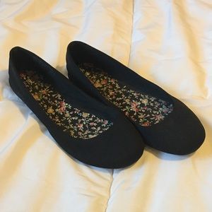 Black flats